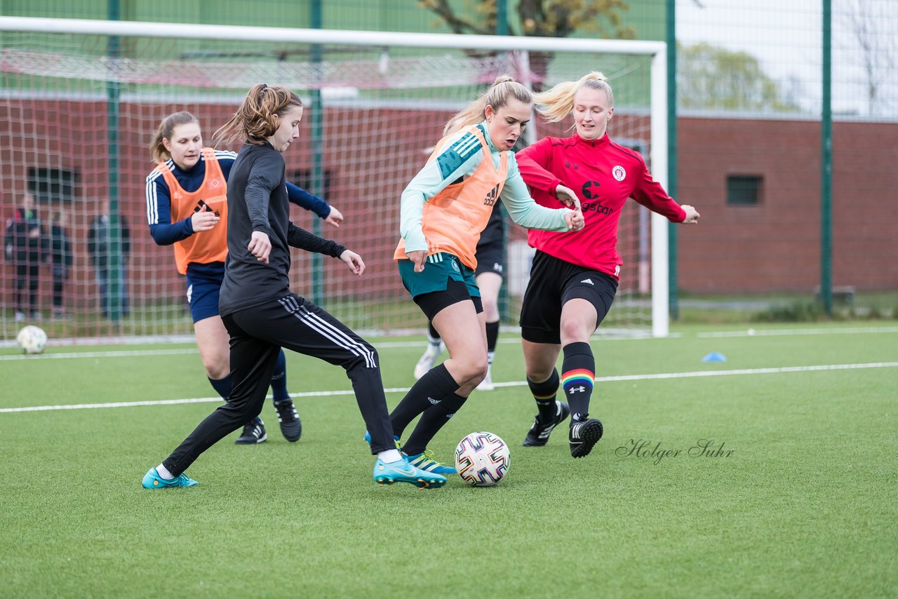 Bild 211 - Co-Trainerin der Frauen Nationalmannschaft Britta Carlson in Wahlstedt